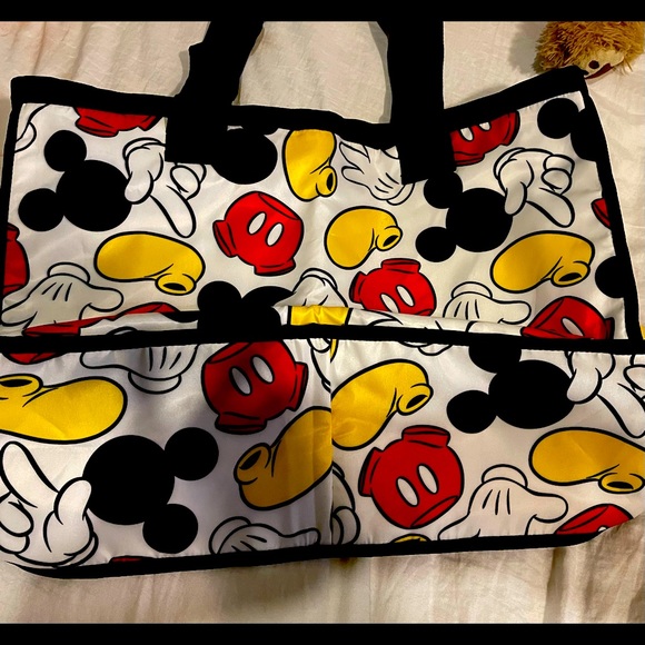 Disney &Co Mickey Print XL travel/ shoulder Tote🔥 - Picture 3 of 9